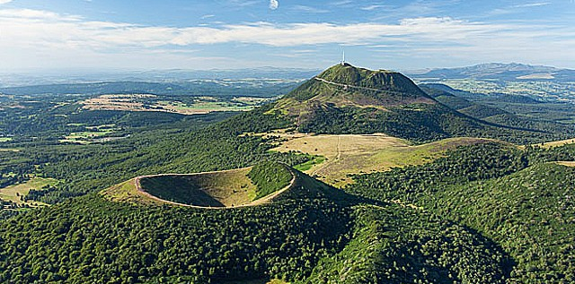 auvergne volcans